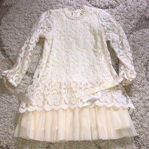 Little girls lace dress in cream size 5-6